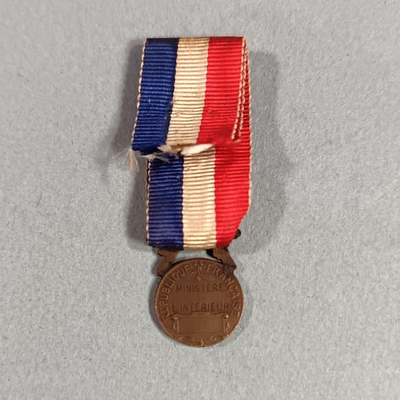 FRANCE REDUCTION DE LA MEDAILLE D'HONNEUR POUR ACTE DE COURAGE ET DEVOUEMENT MODELE 4 ET 5 ème REPUBLIQUE